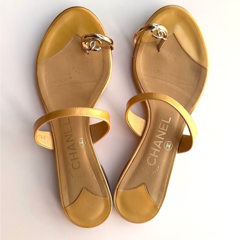 CHANEL Women's Yellow Sandals with Gold Cc. - Picture 4 of 15